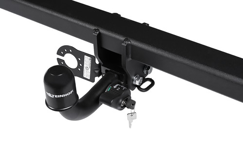 Horizontally detachable towbar